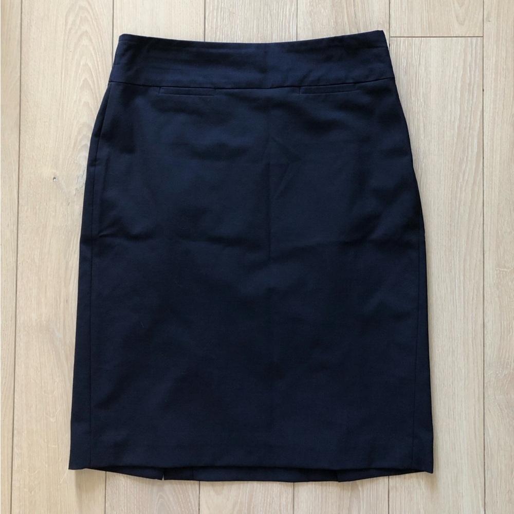 Banana Republic Wool Blend Mini Pocket Skirt in Navy Size 2